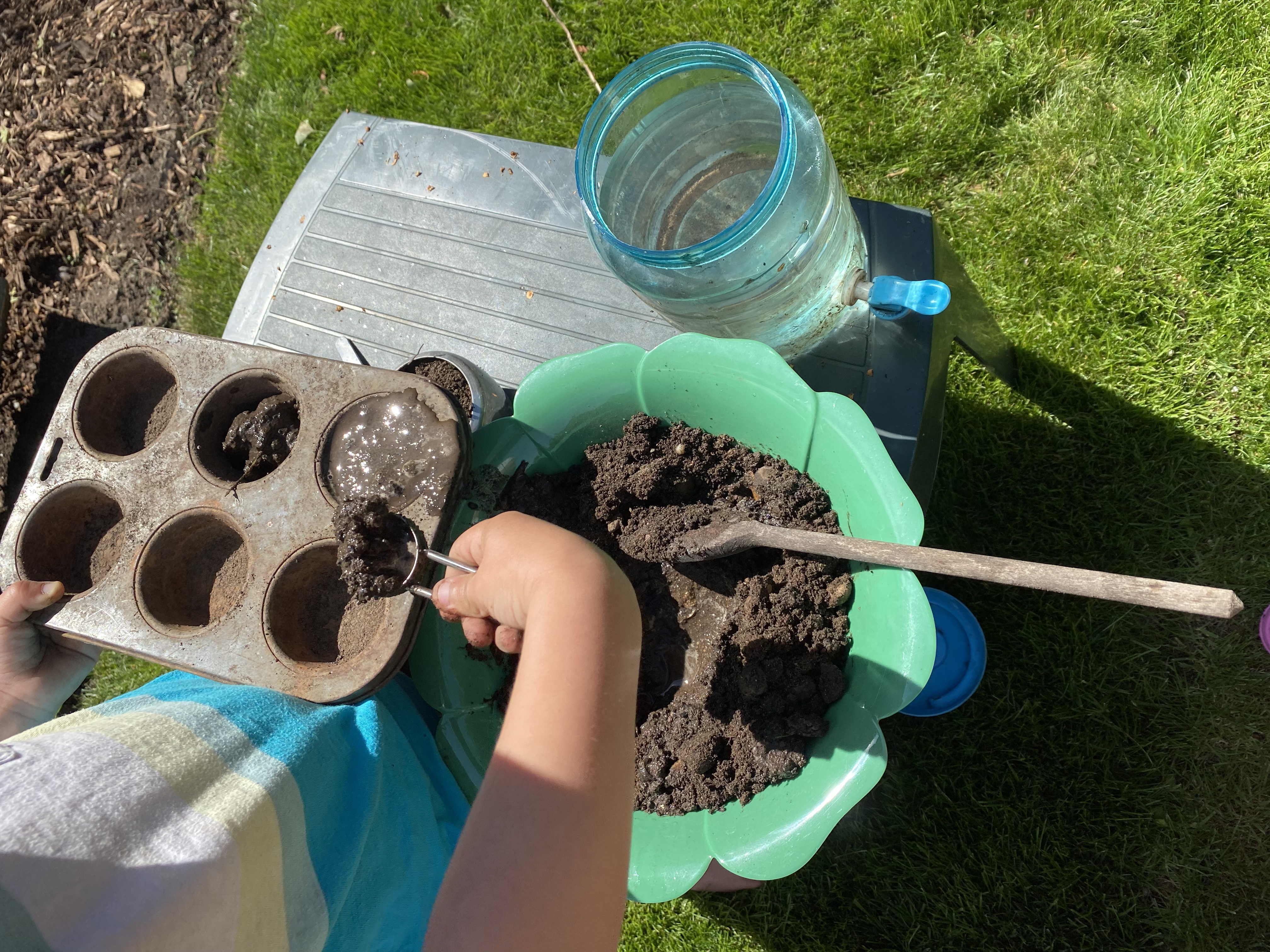 mud kitchen playPROMPTS printable activity cards (mini pack)